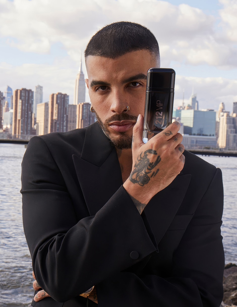Kit Eau de parfum 212 VIP Black para hombre 3